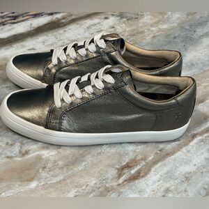 Women’s FRYE Kerry pewter metallic leather sneakers- Size 8